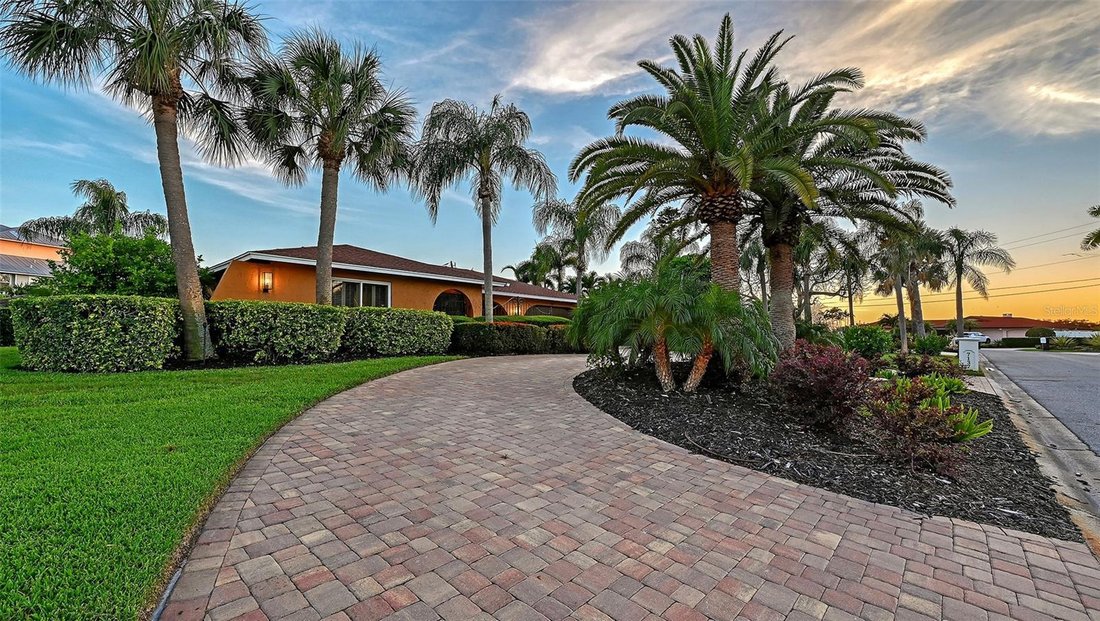 House in Sarasota, Florida, United States 3 - 18942945