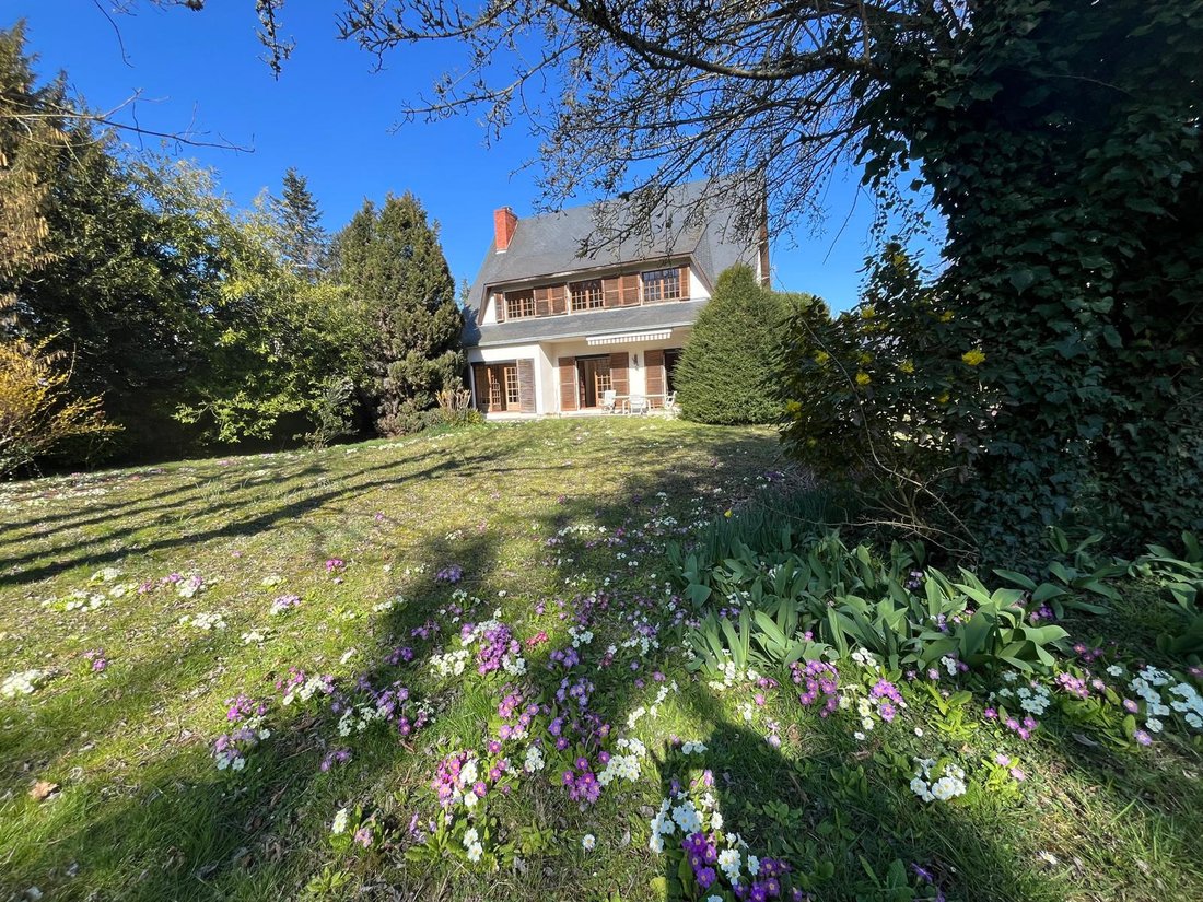 House in Côte Saint Louis, Garches, France 1 - 18940344