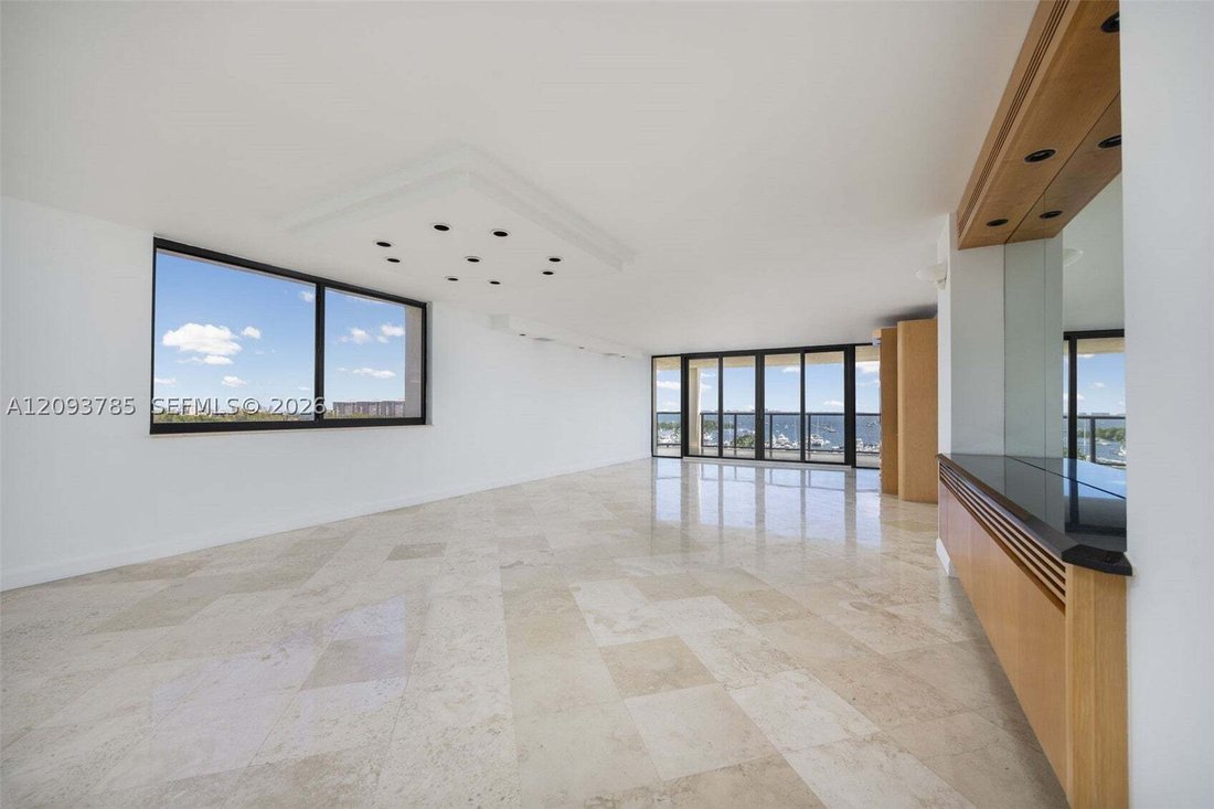 Condo in Miami, Florida, United States 3 - 18943015