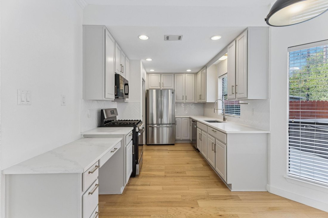Condo in Austin, Texas, United States 3 - 18942671