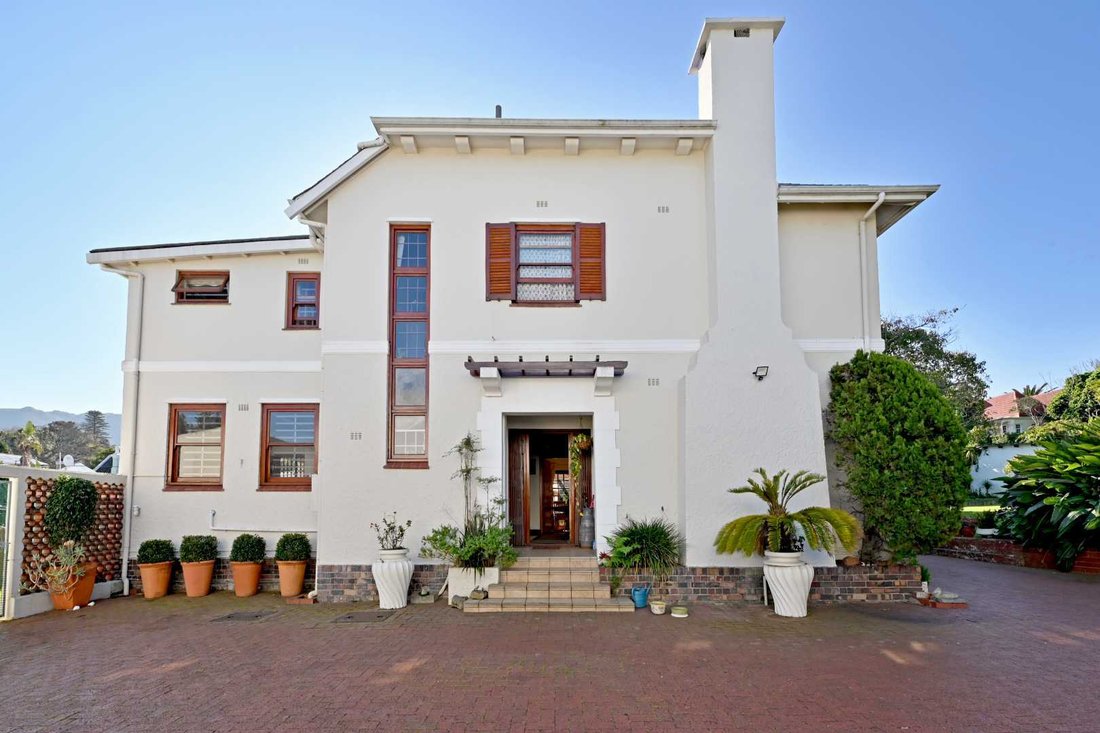 House in City Centre, City Bowl, Cape Town 3 - 18939743