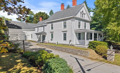 House in Newburgh, Maine, United States 1