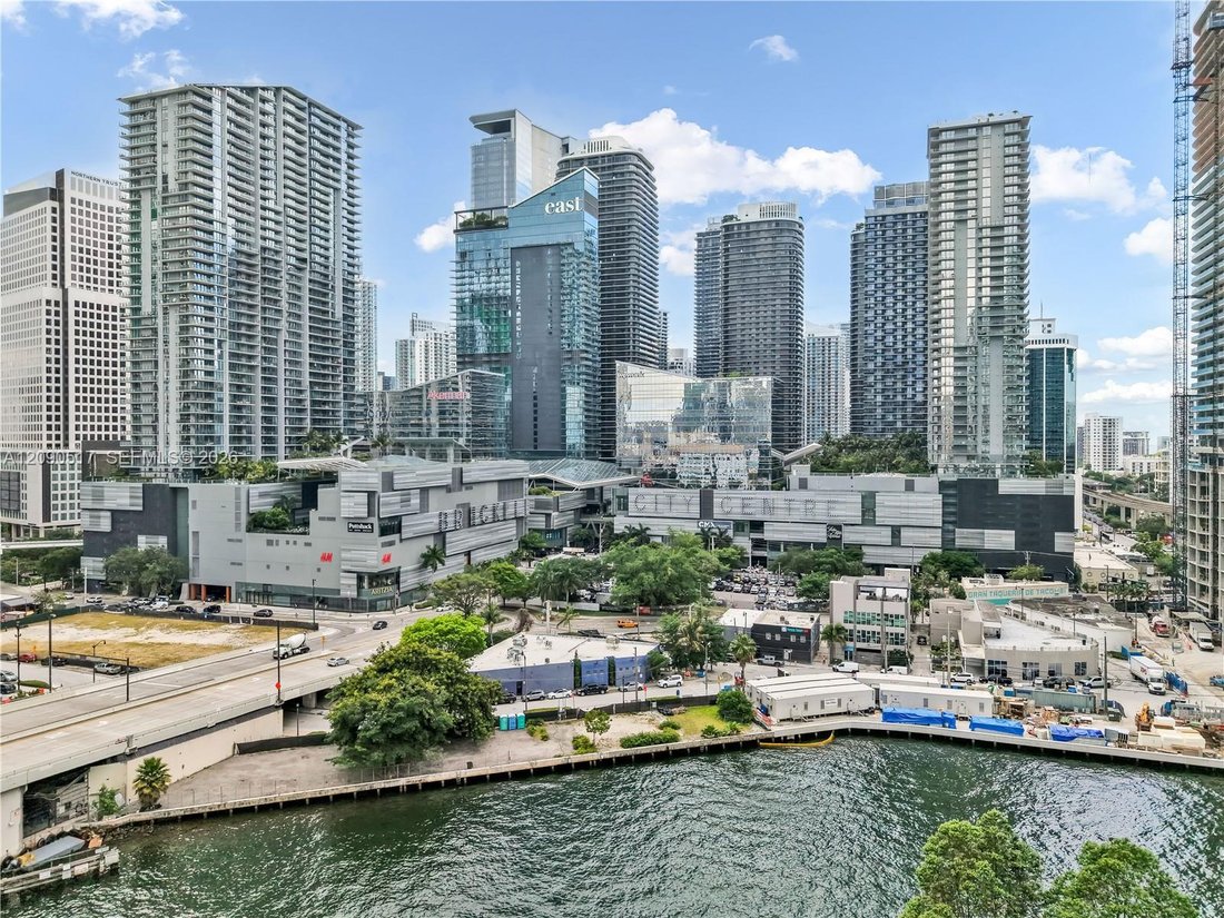 Condo in Miami, Florida, United States 5 - 18943677