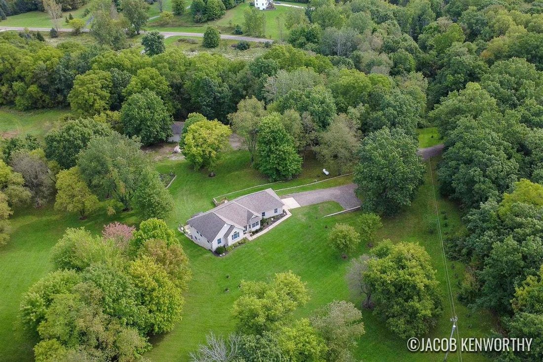 House in Lowell, Michigan, United States 2 - 18943430