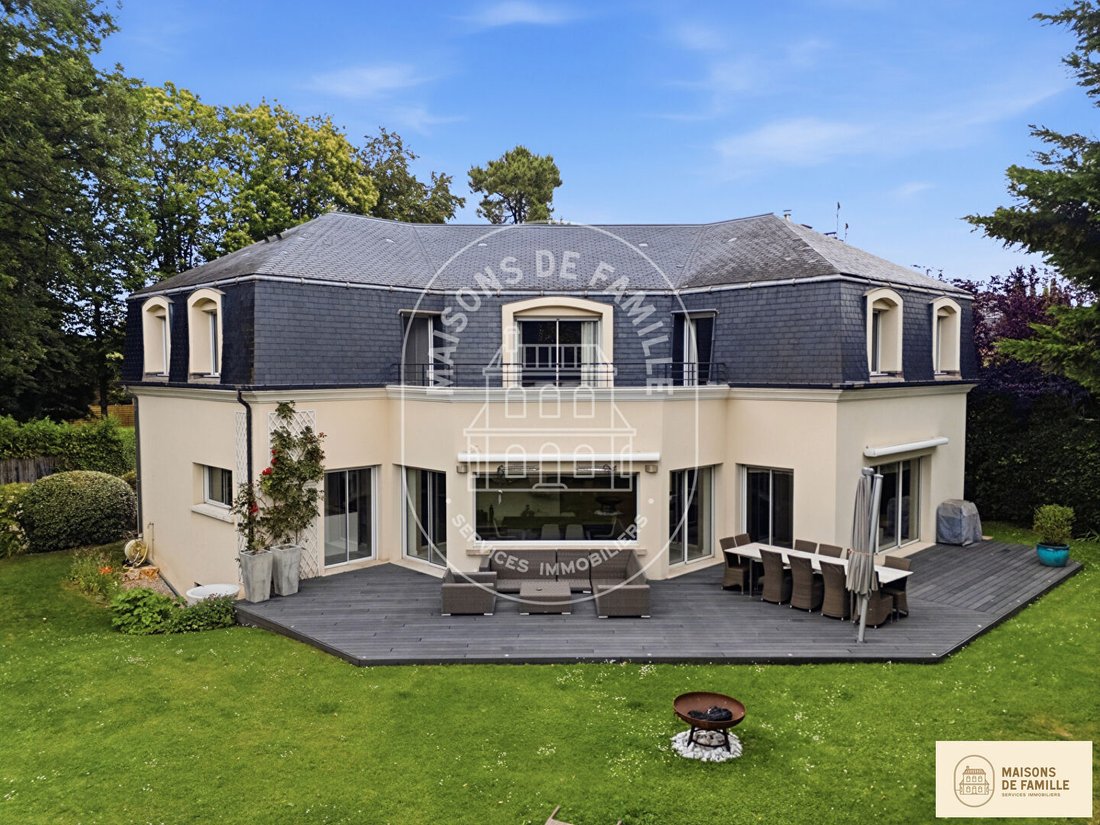 Villa in La Châtaigneraie-La Feuillaume Sud, La Celle-Saint-Cloud, France 1 - 18941138