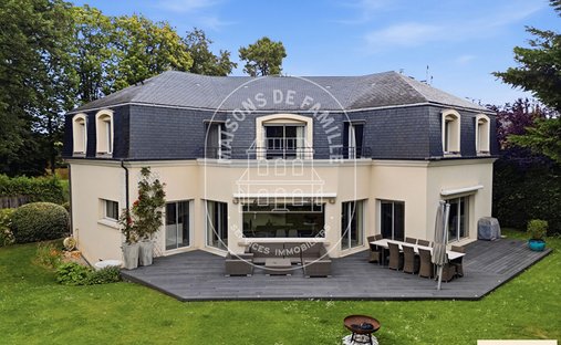 Villa in La Châtaigneraie-La Feuillaume Sud, La Celle-Saint-Cloud, France 1