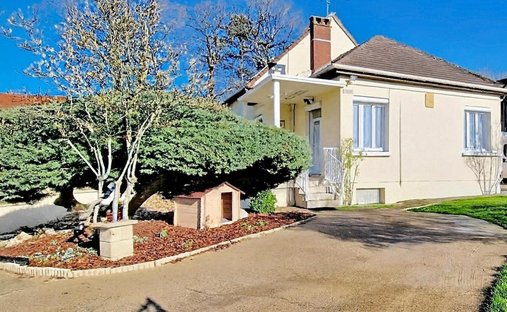 House in Centre Ville, Plaisir, France 1