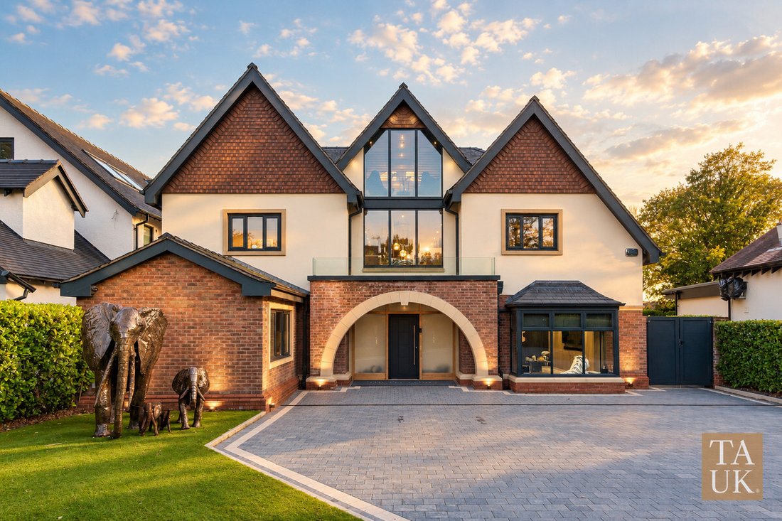 House in Aughton, England 1 - 18944054