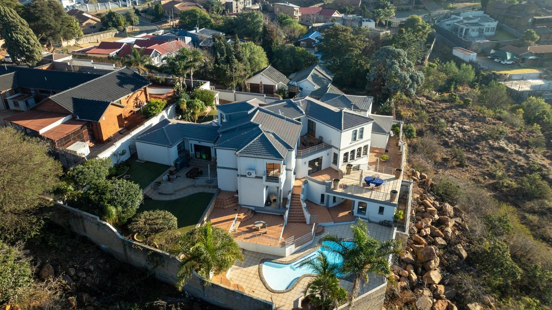 House in Johannesburg South, Gauteng, South Africa 1 - 18941119