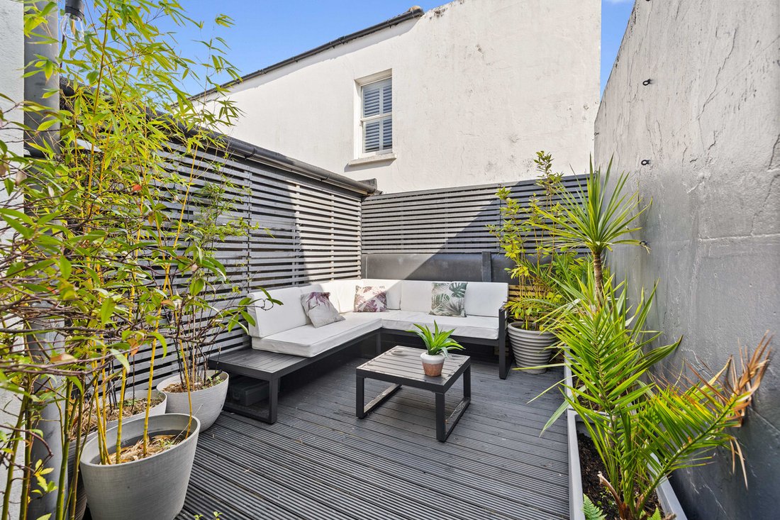 House in Hove, England 3 - 18944061
