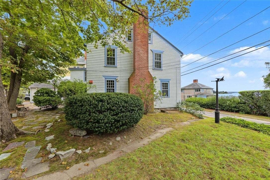 Bristol, Rhode Island, United States 3 - 18942054