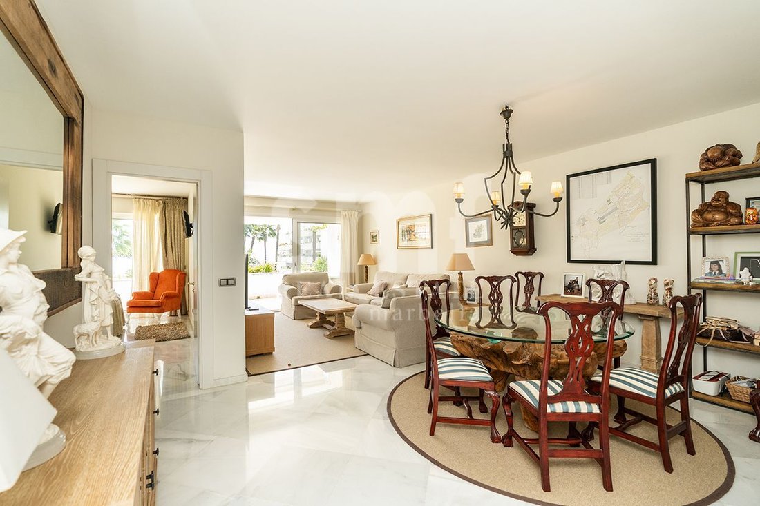 Apartment in Puerto Banus, Marbella, Spain 4 - 18940180