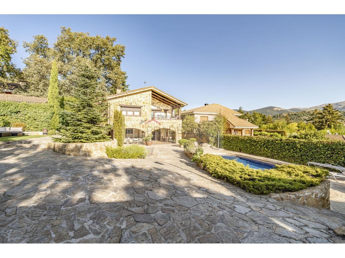 Chalet in Becerril de la Sierra, Comunidad de Madrid, Spain 1 - 18942885