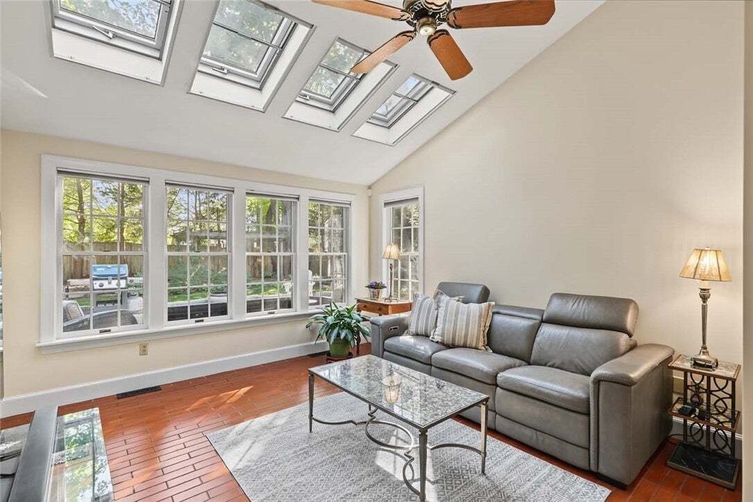 House in Barrington, Rhode Island, United States 3 - 18942035