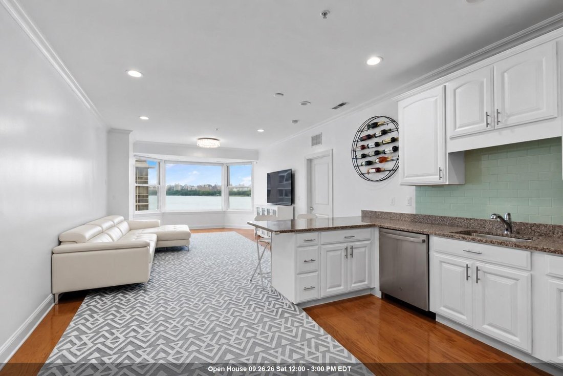 Condo in Guttenberg, New Jersey, United States 1 - 18942850