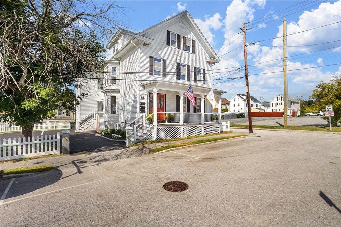 Condo in Bristol, Rhode Island, United States 4 - 18942017