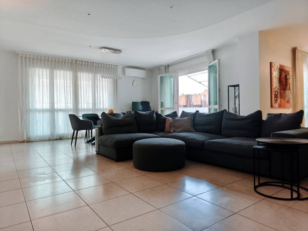 Apartment in Centro, Seregno, Lombardy 5 - 18939673