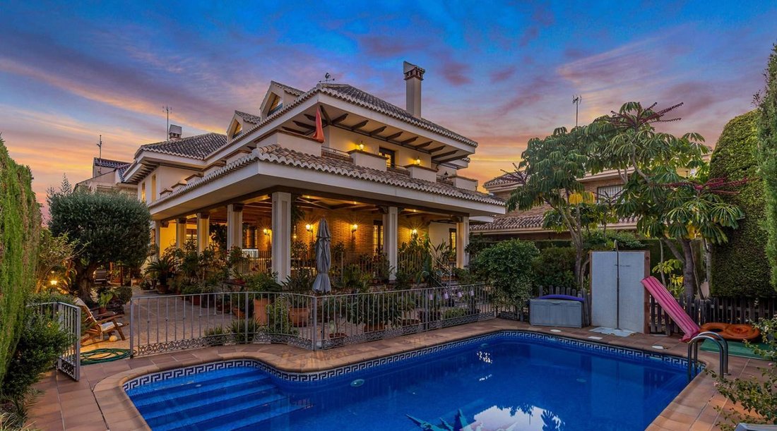 Villa in Torrevieja, Valencian Community, Spain 1 - 18943799