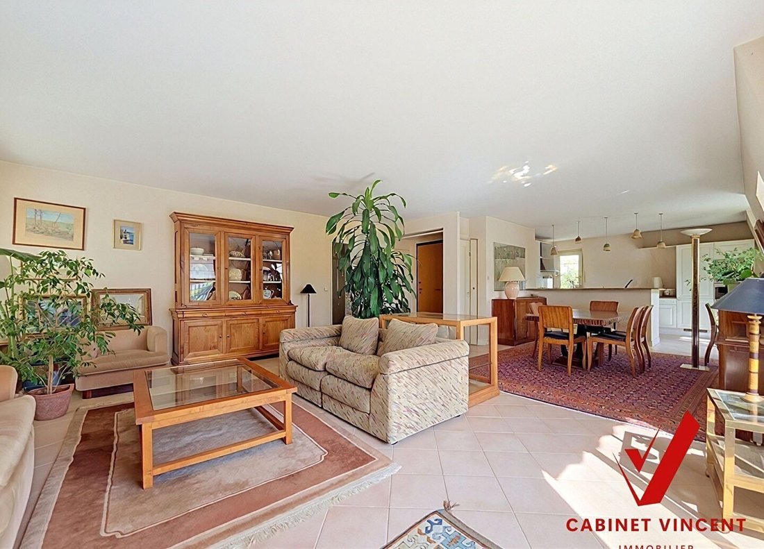 Apartment in Souvenir Français, La Garenne-Colombes, France 1 - 18940480