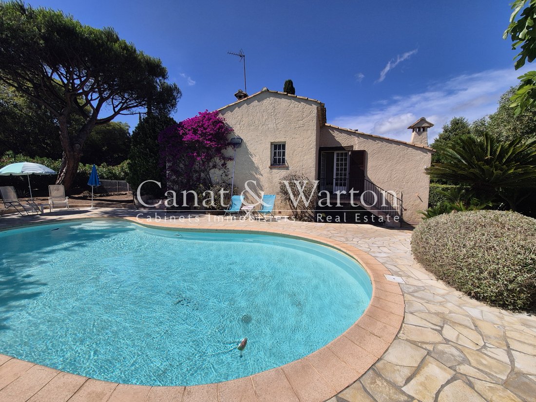 Villa in La Croix-Valmer, Provence-Alpes-Côte d'Azur, France 2 - 18184373