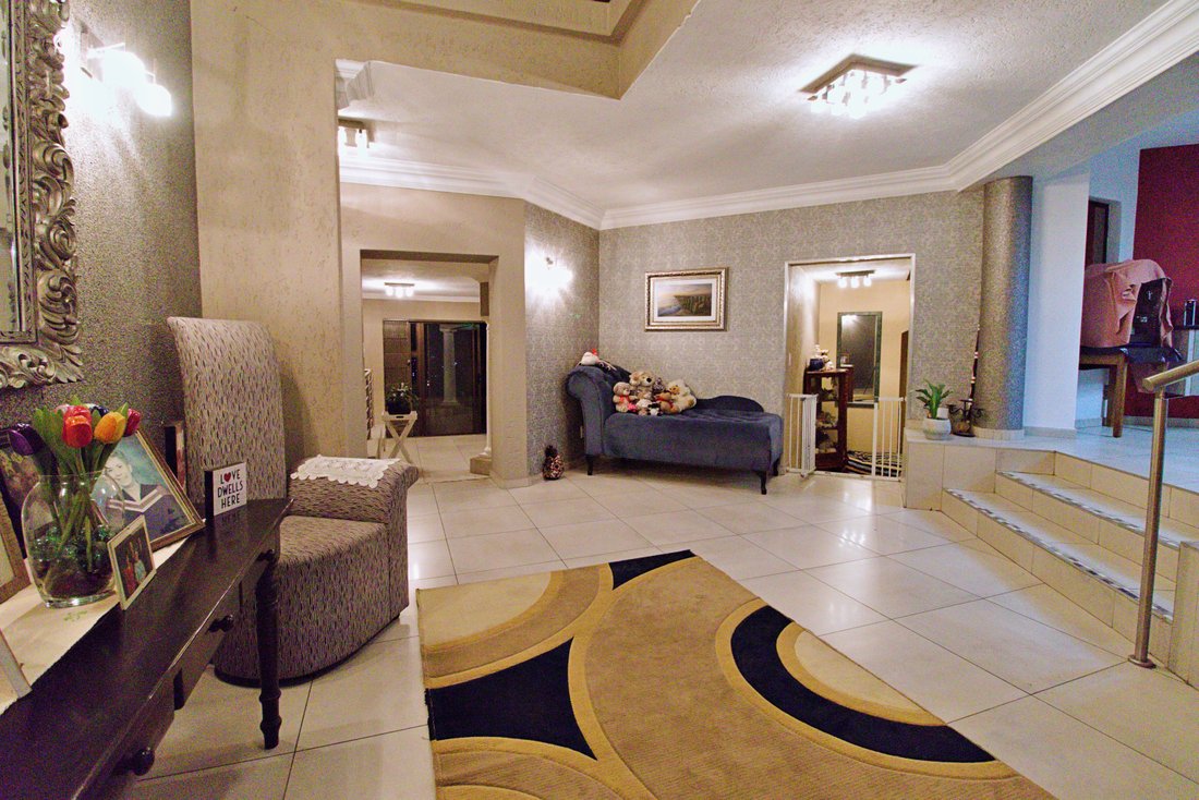 House in Johannesburg South, Gauteng, South Africa 5 - 18941119