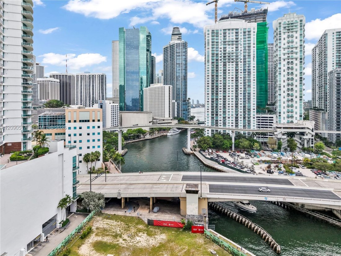 Condo in Miami, Florida, United States 4 - 18943677