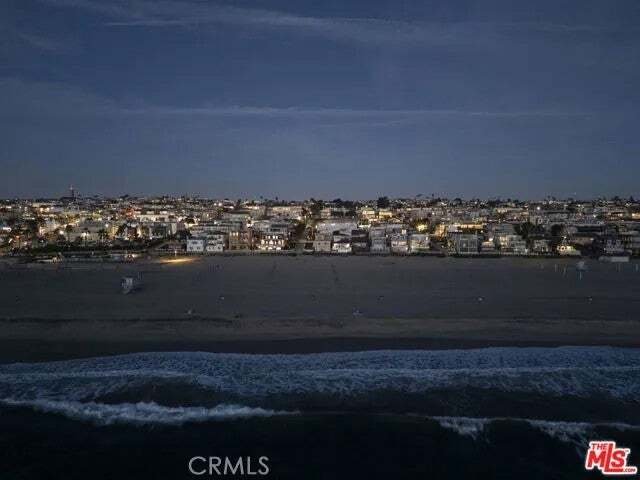 Manhattan Beach, California, United States 3 - 17633285