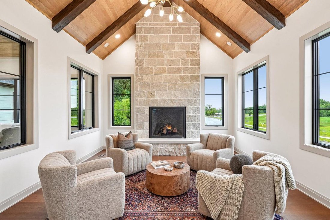 House in Menomonee Falls, Wisconsin, United States 4 - 18942071