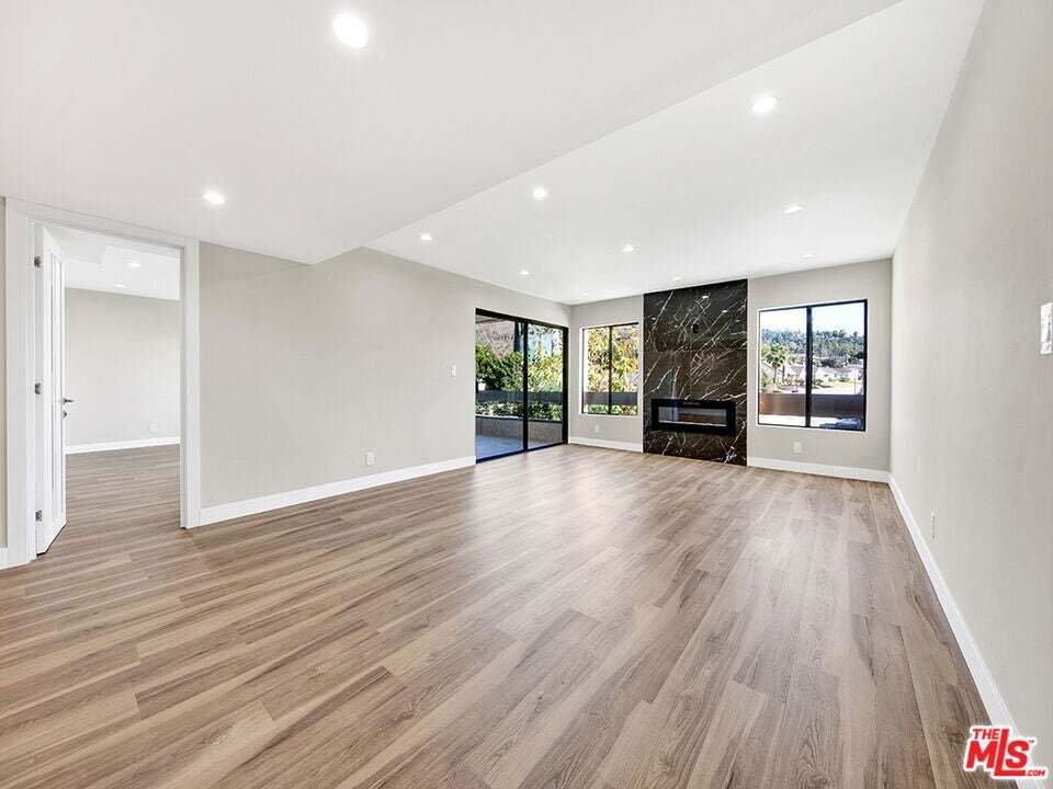 Condo in Glendale, California, United States 4 - 18942183