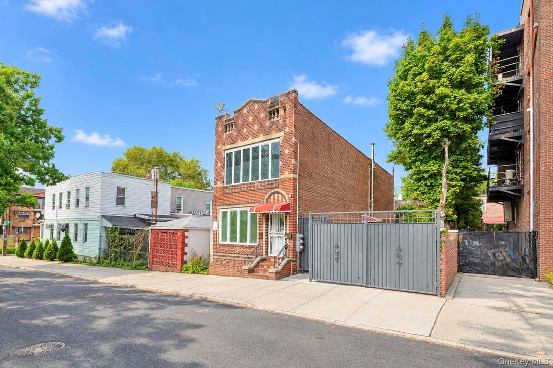 House in New York, New York, United States 4 - 18934033