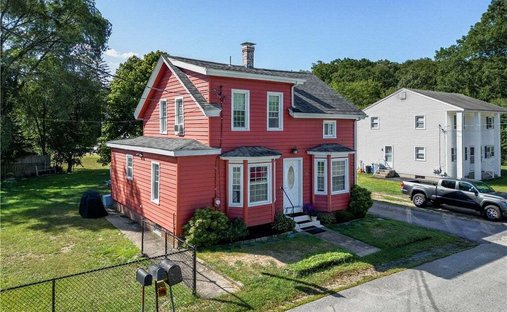 House in Lincoln, Rhode Island, United States 1