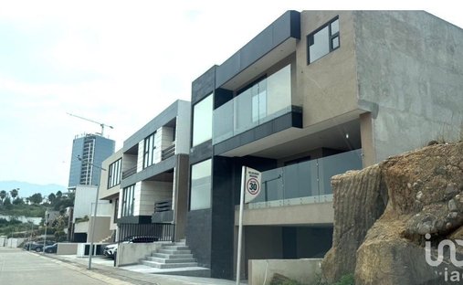 House in Naucalpan de Juárez, State of Mexico, Mexico 1