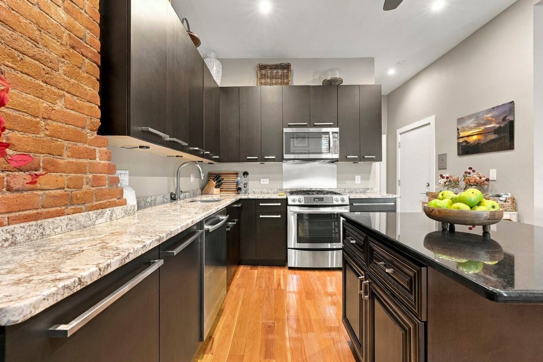 Co Op in Boston, Massachusetts, United States 4 - 18943742