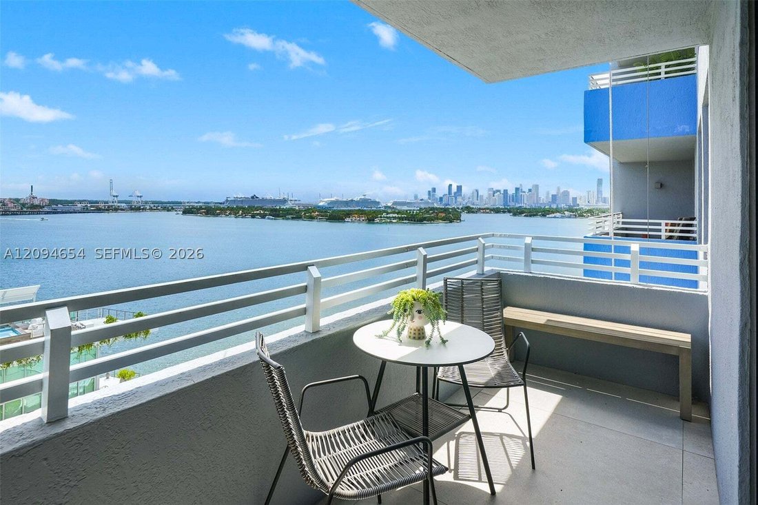 Condo in Miami Beach, Florida, United States 1 - 18943012