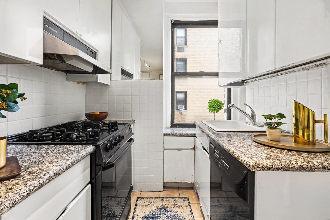 Co Op in New York, New York, United States 5 - 18943773