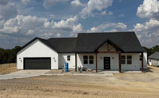 House in Poolville, Texas, United States 1