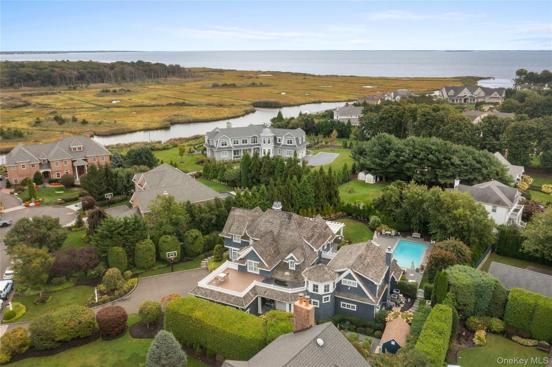 House in West Islip, New York, United States 2 - 18939472