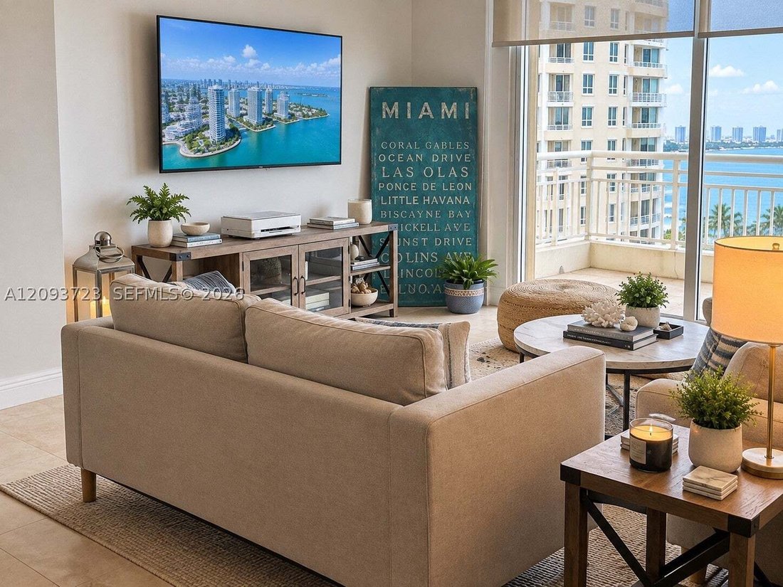 Condo in Miami, Florida, United States 4 - 18939801