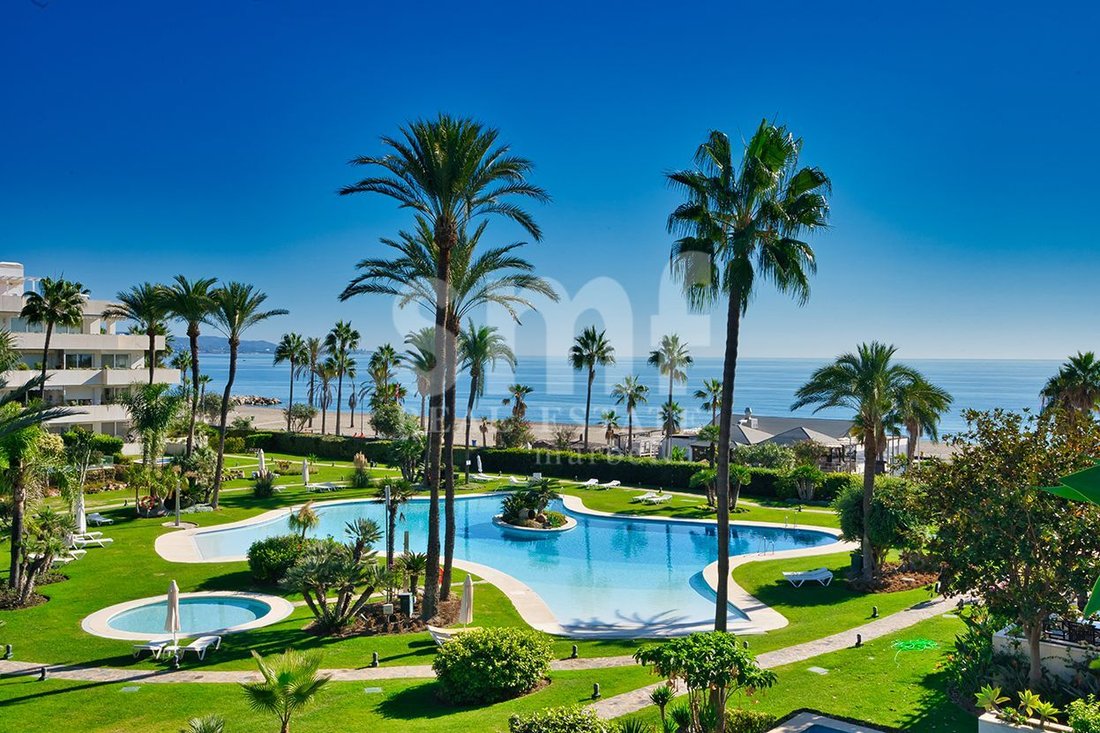 Apartment in Puerto Banus, Marbella, Spain 1 - 18940180