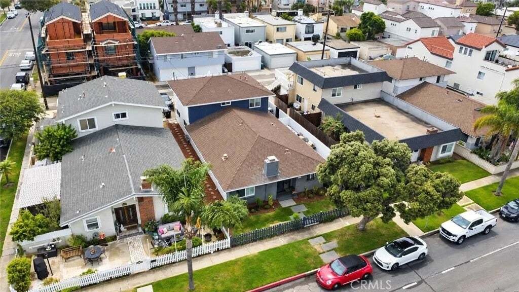 Huntington Beach, California, United States 2 - 18809861