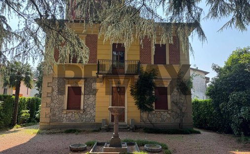 Villa in Viggiù, Lombardy, Italy 1