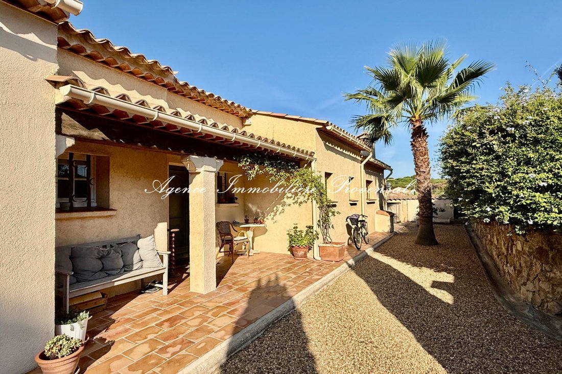 Villa in Ville-Les Saquedes-Le Bouillonnet, Sainte-Maxime, France 4 - 17727339