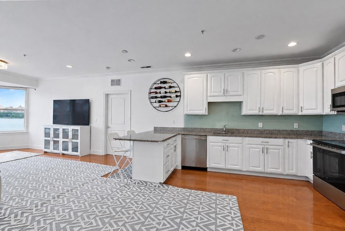 Condo in Guttenberg, New Jersey, United States 3 - 18942850