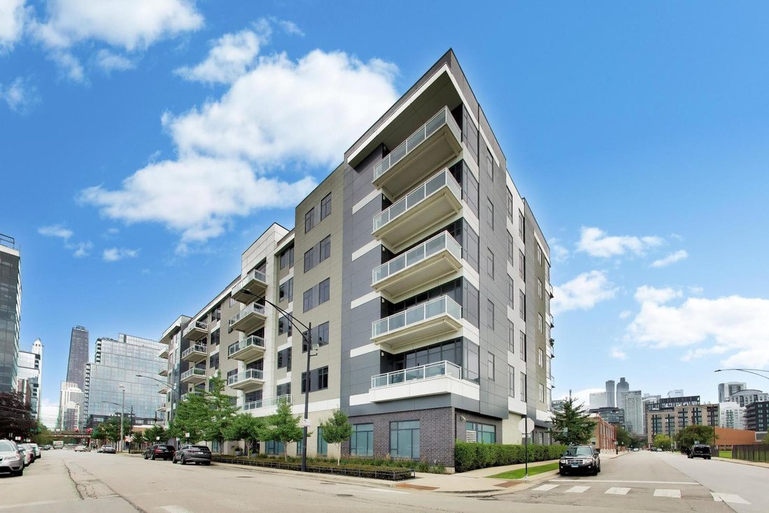 Condo in Chicago, Illinois, United States 1 - 18943159