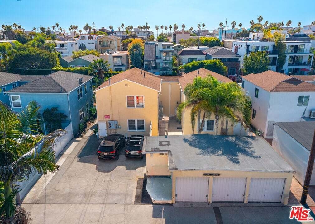 Los Angeles, California, United States 4 - 18942161