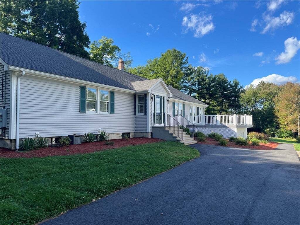 House in Burrillville, Rhode Island, United States 1 - 18942041