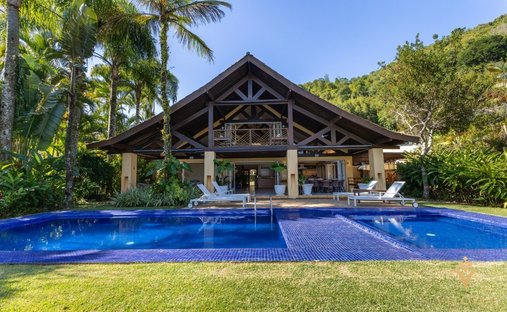 House in São Sebastião, State of São Paulo, Brazil 1