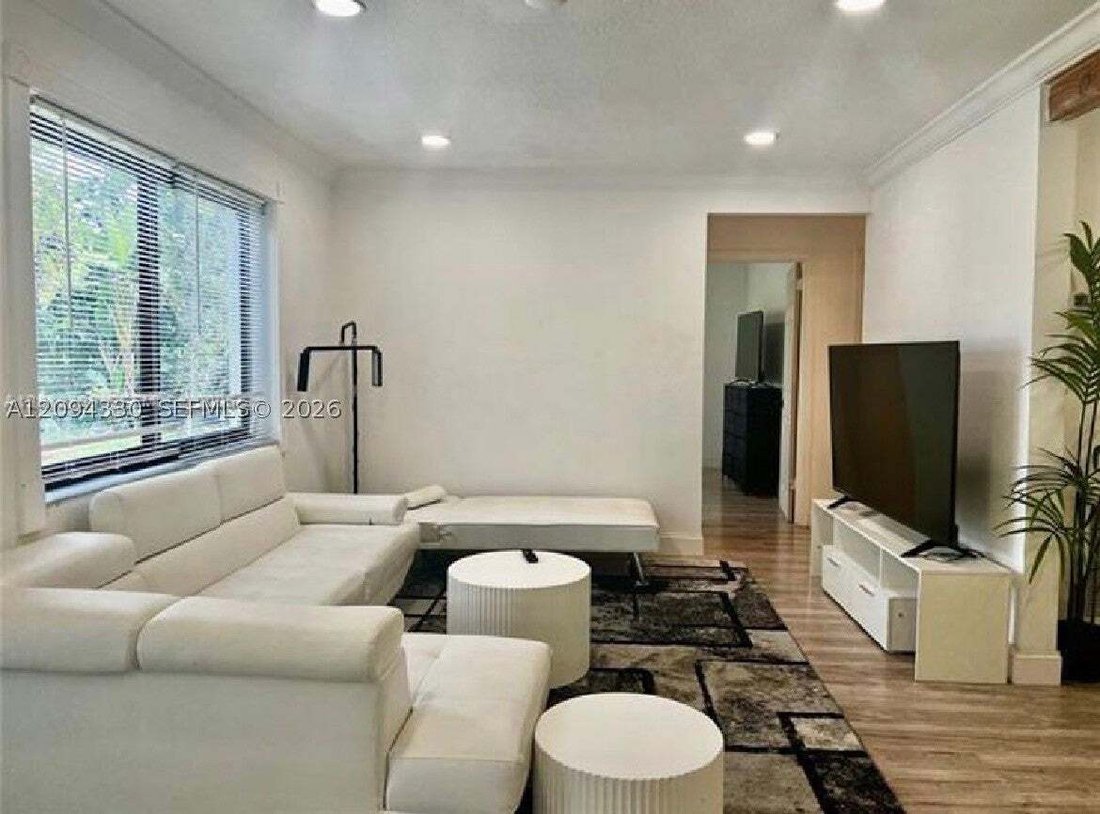 House in Miami, Florida, United States 1 - 18943025