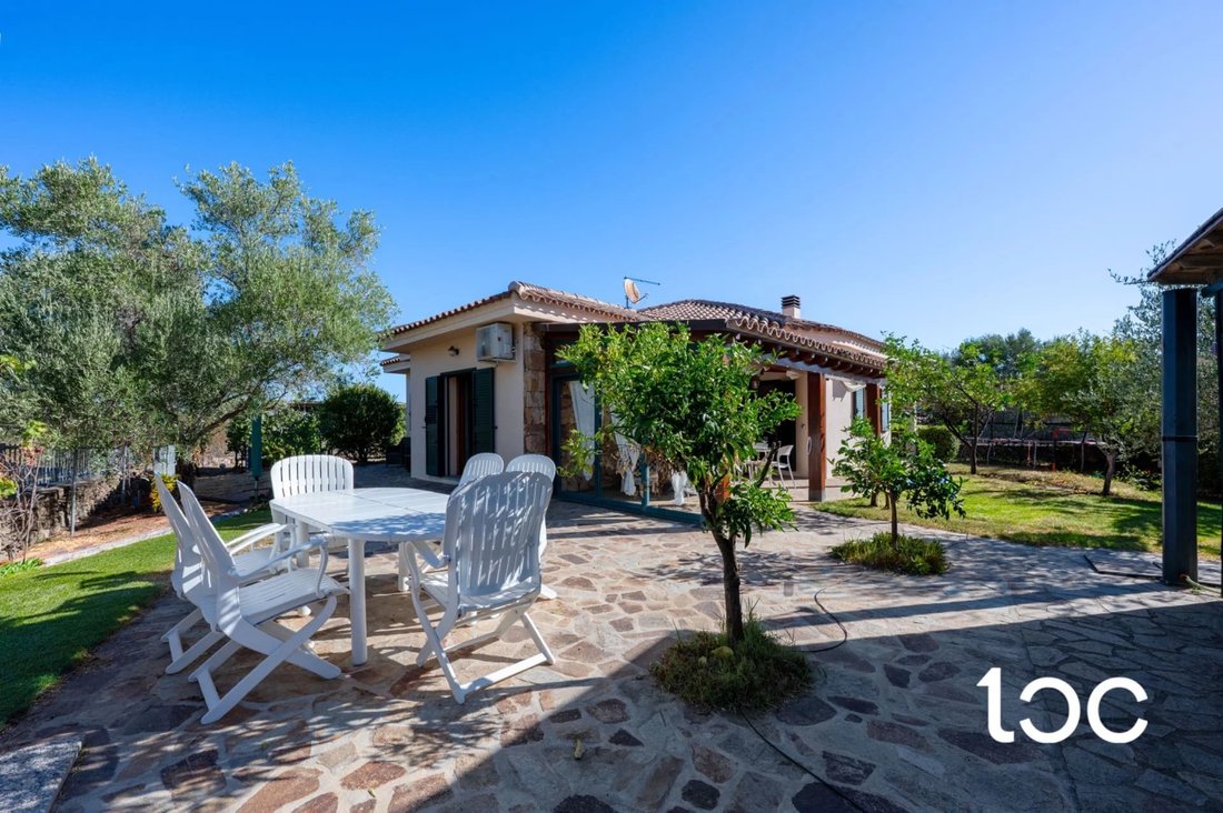Villa in Limpiddu, Sardinia, Italy 1 - 18939672