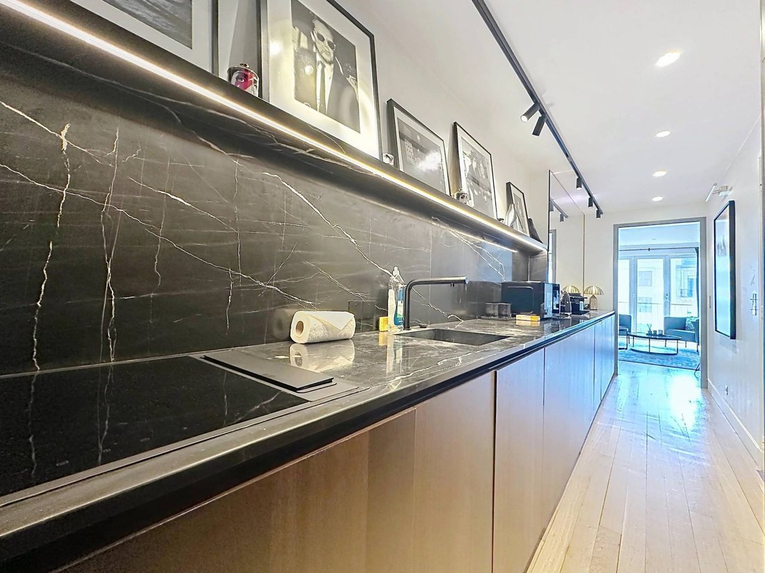 Apartment in Saint Philippe du Roule, Paris 8e Arrondissement, Paris 4 - 18196900